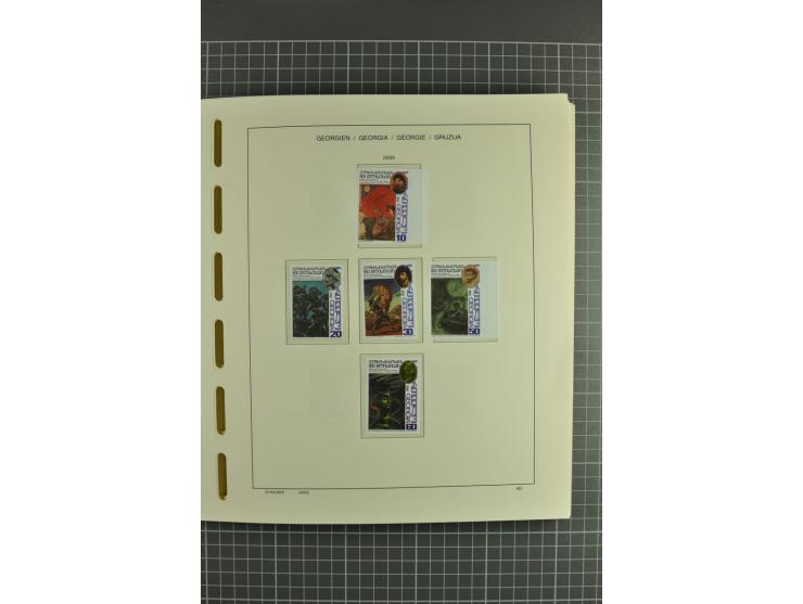 1919/2004, unmounted mint, unused and used collection, from 1993 on unmounted mint with specimen, miniature sheets, se-tenant