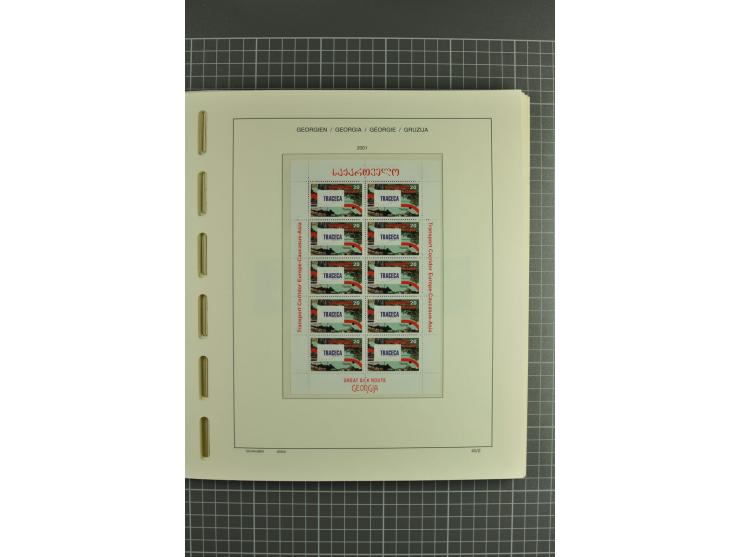 1919/2004, unmounted mint, unused and used collection, from 1993 on unmounted mint with specimen, miniature sheets, se-tenant
