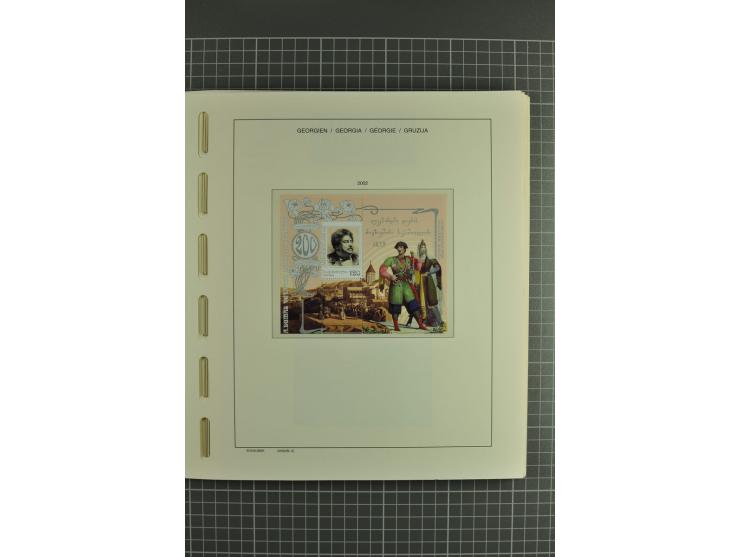 1919/2004, unmounted mint, unused and used collection, from 1993 on unmounted mint with specimen, miniature sheets, se-tenant