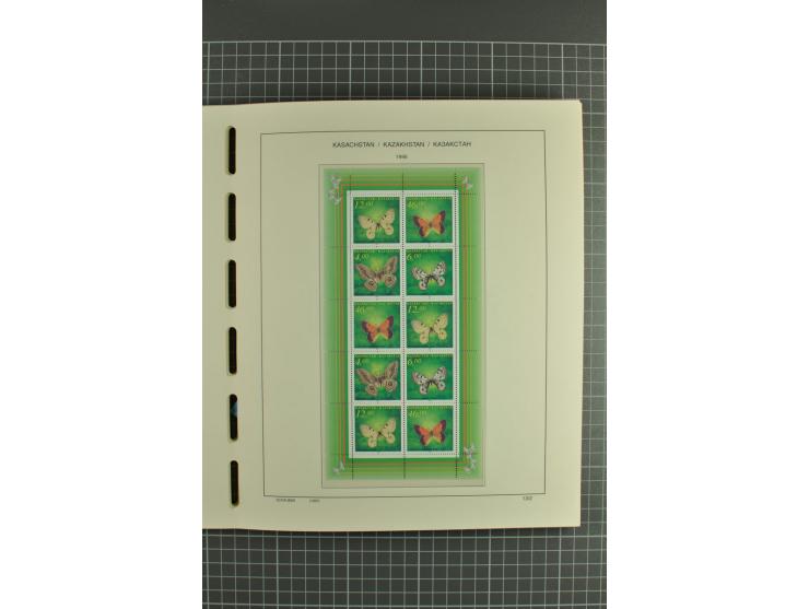 1992/2004, unmounted mint collection with miniature sheets, se-tenants sheets, bookletes etc.