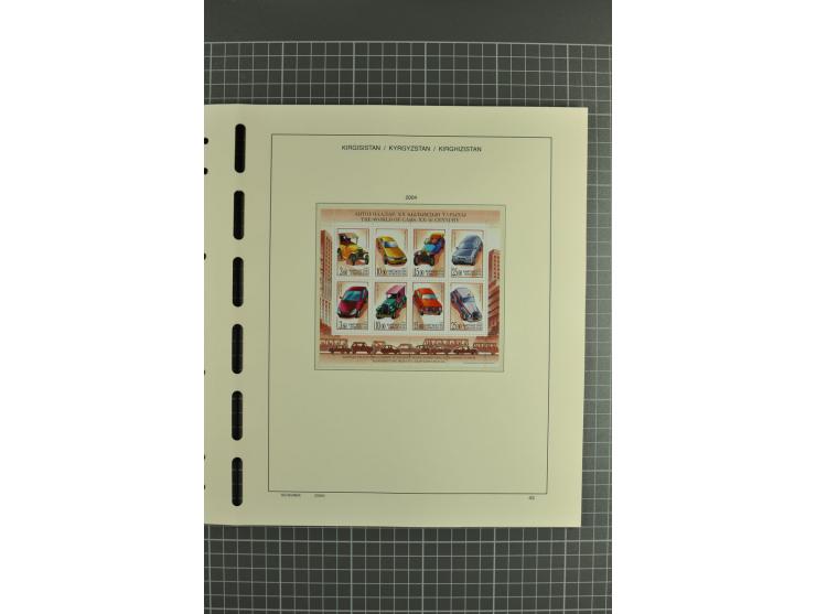 1992/2004, unmounted mint collection with miniature sheets, se-tenants-sheets, imperforated issues and more varieties