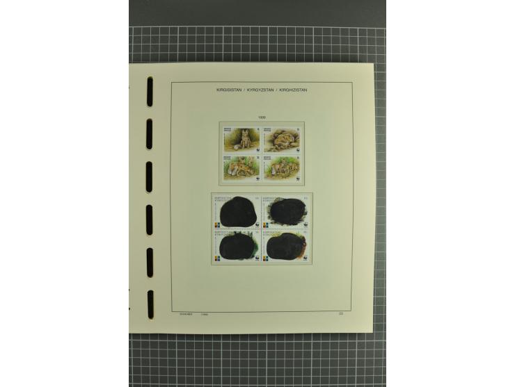 1992/2004, unmounted mint collection with miniature sheets, se-tenants-sheets, imperforated issues and more varieties