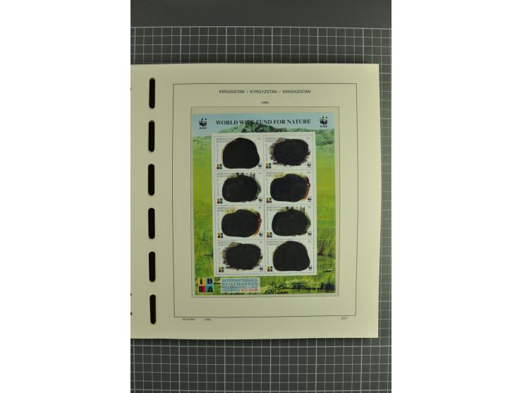 1992/2004, unmounted mint collection with miniature sheets, se-tenants-sheets, imperforated issues and more varieties