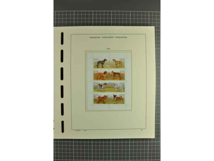 1992/2004, unmounted mint collection with miniature sheets, se-tenants-sheets, imperforated issues and more varieties