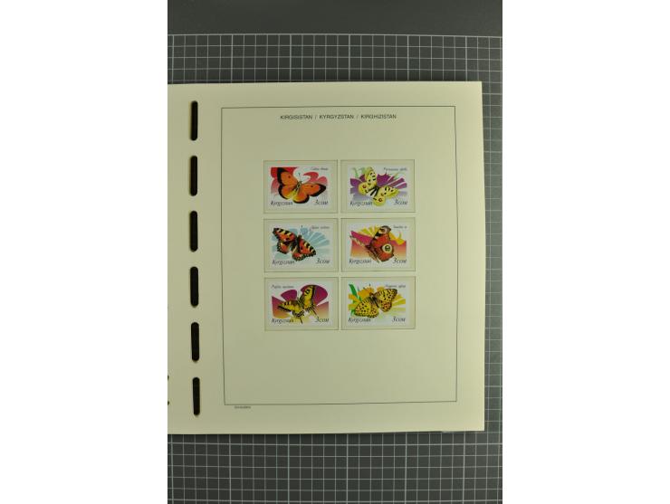 1992/2004, unmounted mint collection with miniature sheets, se-tenants-sheets, imperforated issues and more varieties