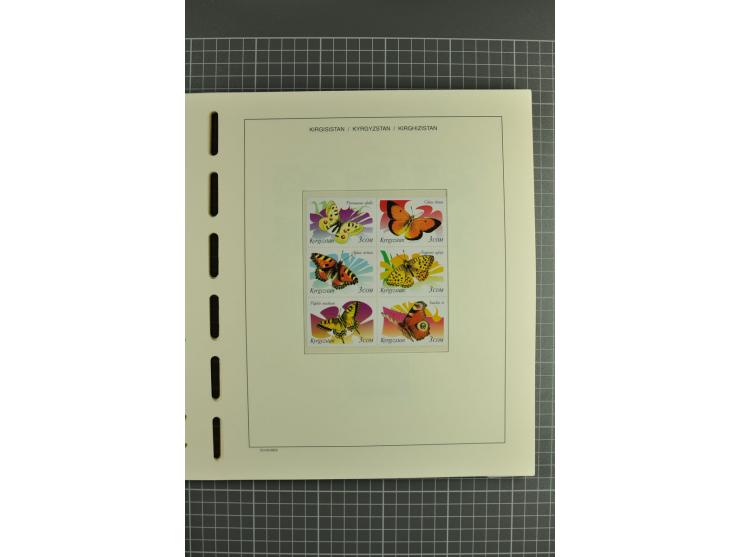 1992/2004, unmounted mint collection with miniature sheets, se-tenants-sheets, imperforated issues and more varieties