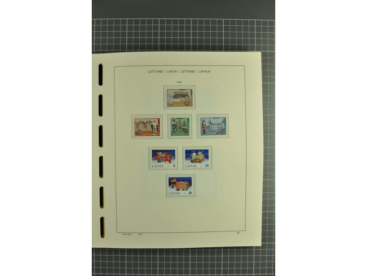 1918/2004, unmounted mint and unsed Collection of the imperforated issues, also some booklets, from 1991 mostly unmounted min