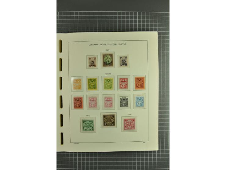 1918/2004, unmounted mint and unsed Collection of the imperforated issues, also some booklets, from 1991 mostly unmounted min