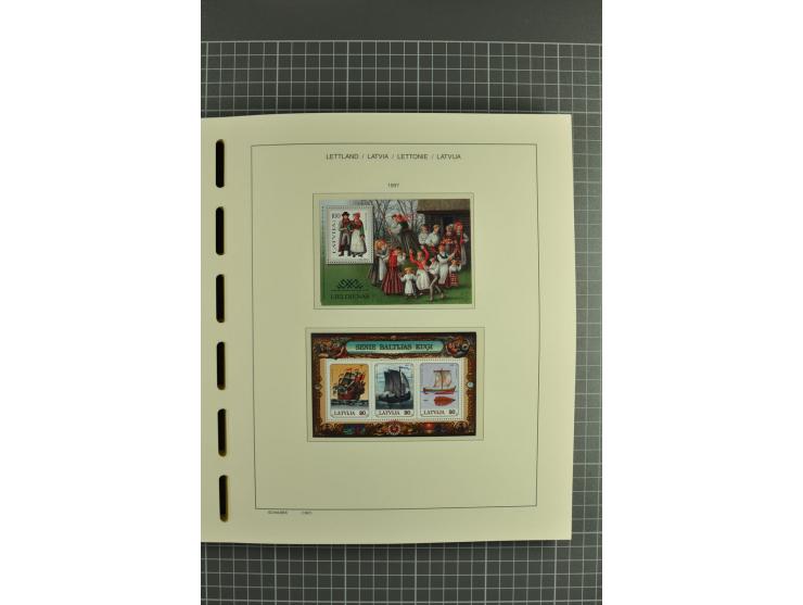 1918/2004, unmounted mint and unsed Collection of the imperforated issues, also some booklets, from 1991 mostly unmounted min