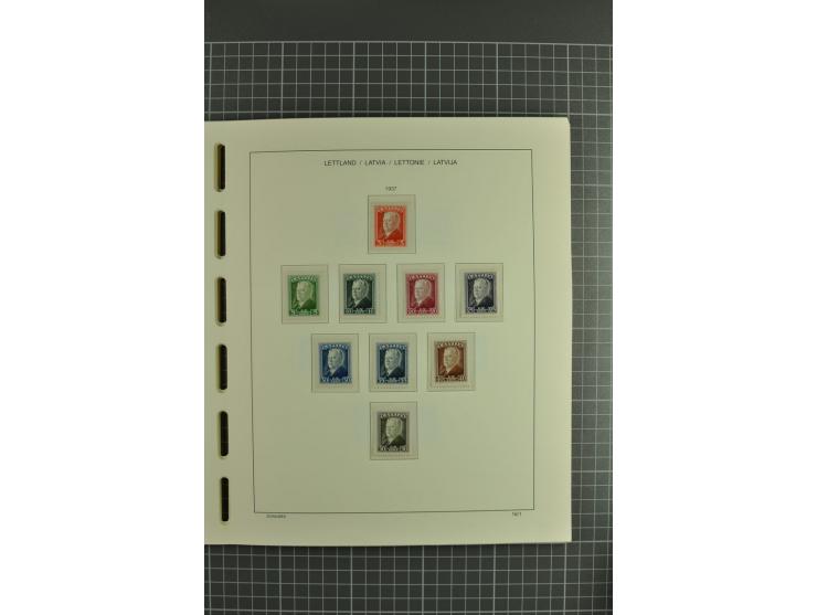 1918/2004, unmounted mint and unsed Collection of the imperforated issues, also some booklets, from 1991 mostly unmounted min