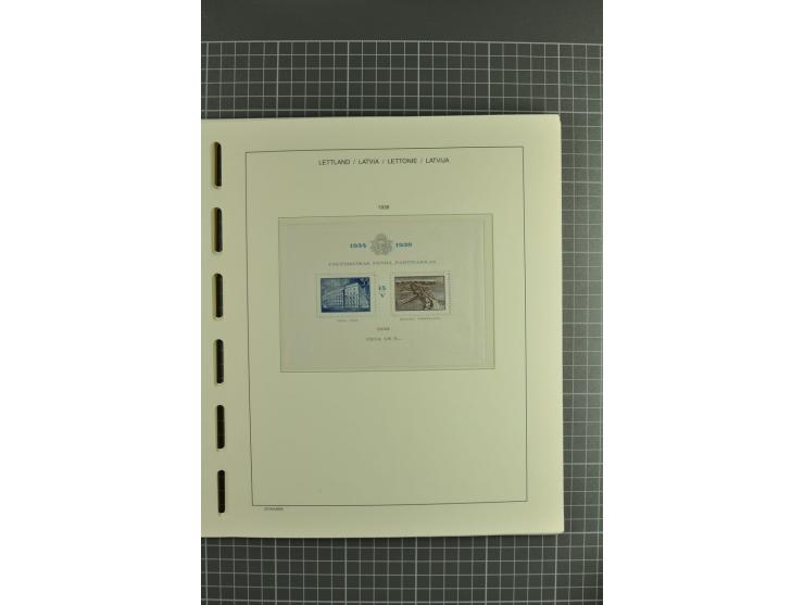 1918/2004, unmounted mint and unsed Collection of the imperforated issues, also some booklets, from 1991 mostly unmounted min