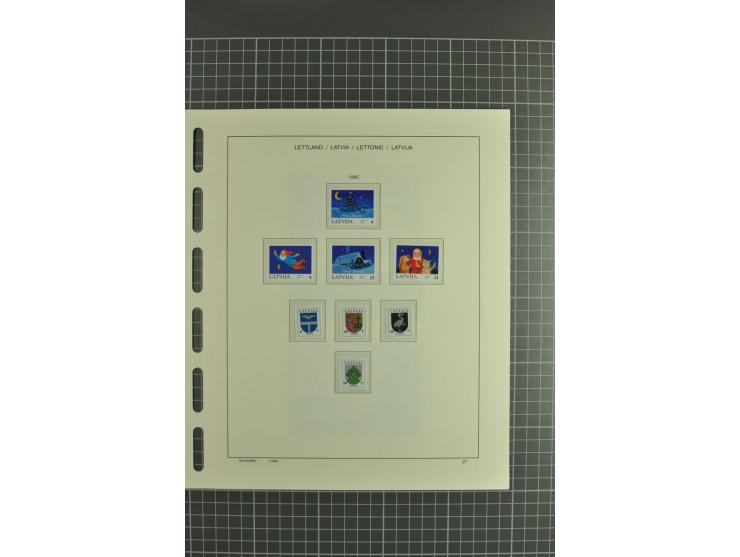 1918/2004, unmounted mint and unsed Collection of the imperforated issues, also some booklets, from 1991 mostly unmounted min