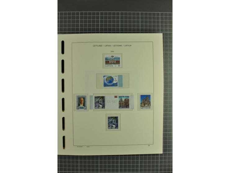 1918/2004, unmounted mint and unsed Collection of the imperforated issues, also some booklets, from 1991 mostly unmounted min