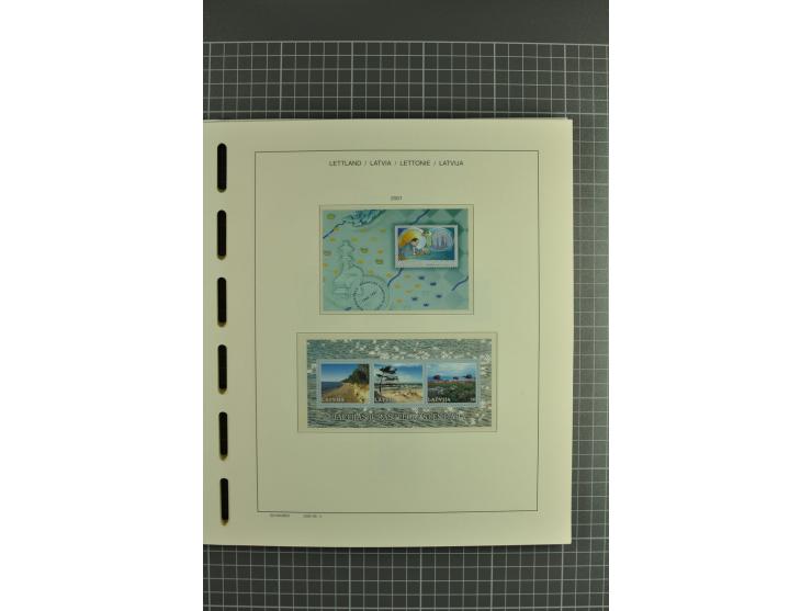 1918/2004, unmounted mint and unsed Collection of the imperforated issues, also some booklets, from 1991 mostly unmounted min