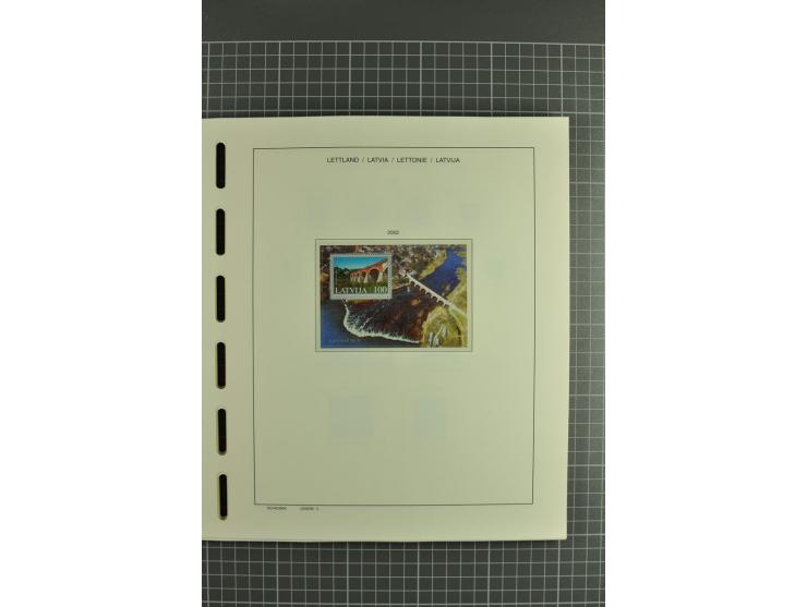 1918/2004, unmounted mint and unsed Collection of the imperforated issues, also some booklets, from 1991 mostly unmounted min