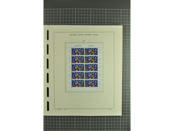 1918/2004, unmounted mint and unsed Collection of the imperforated issues, also some booklets, from 1991 mostly unmounted min