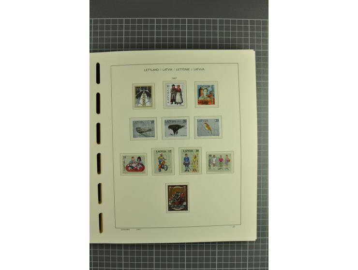 1918/2004, unmounted mint and unsed Collection of the imperforated issues, also some booklets, from 1991 mostly unmounted min