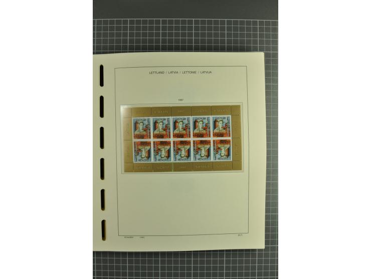 1918/2004, unmounted mint and unsed Collection of the imperforated issues, also some booklets, from 1991 mostly unmounted min