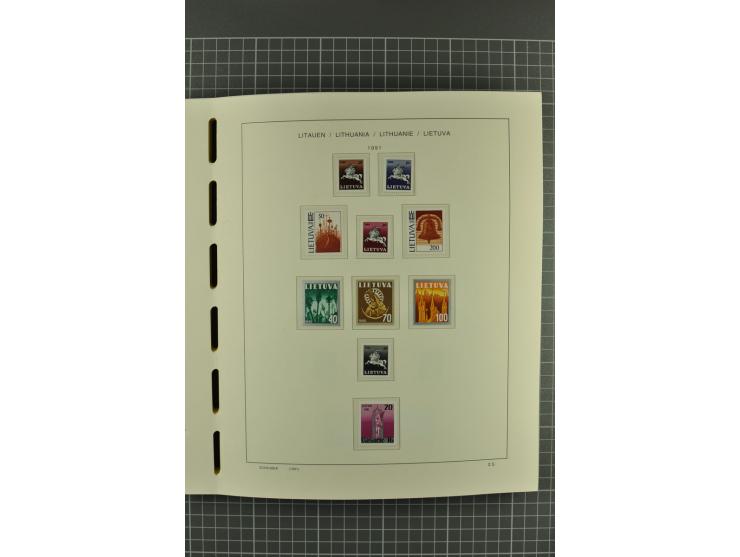 1918/2004, unmounted mint, unused and used collection with many better items including Mi.-Nr. 151-53, 215, 222Y, 404, 429-31