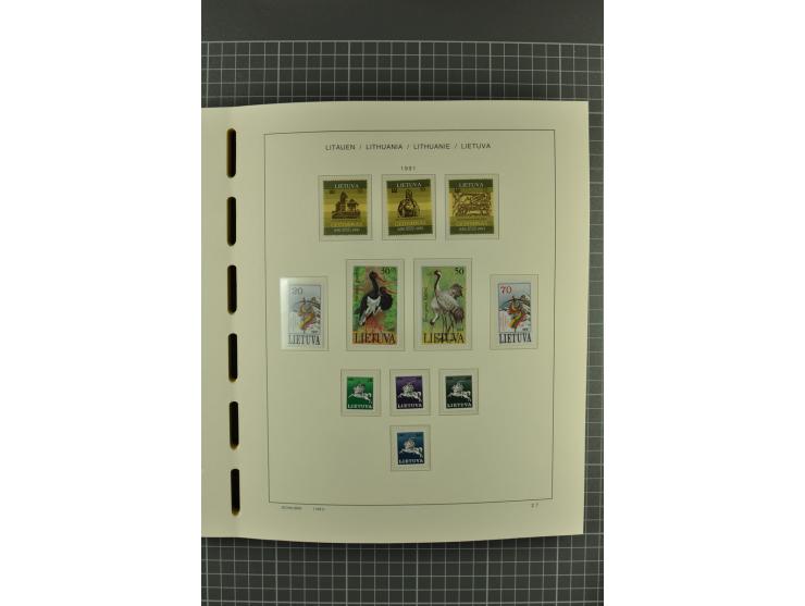 1918/2004, unmounted mint, unused and used collection with many better items including Mi.-Nr. 151-53, 215, 222Y, 404, 429-31