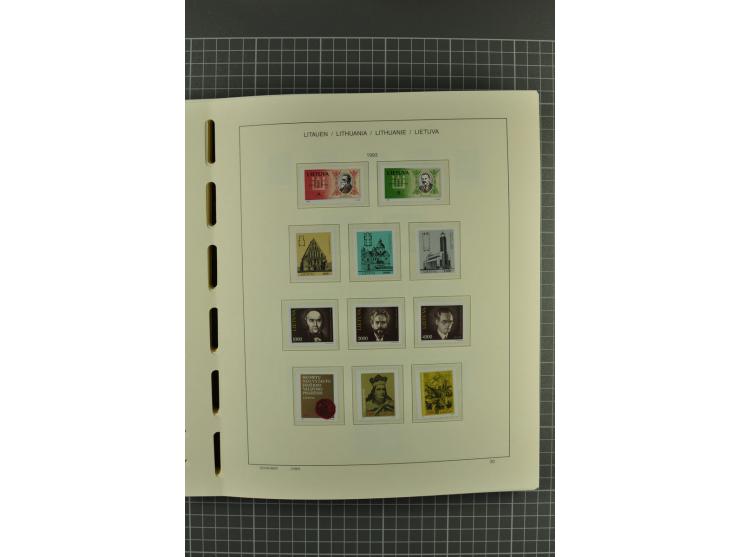 1918/2004, unmounted mint, unused and used collection with many better items including Mi.-Nr. 151-53, 215, 222Y, 404, 429-31
