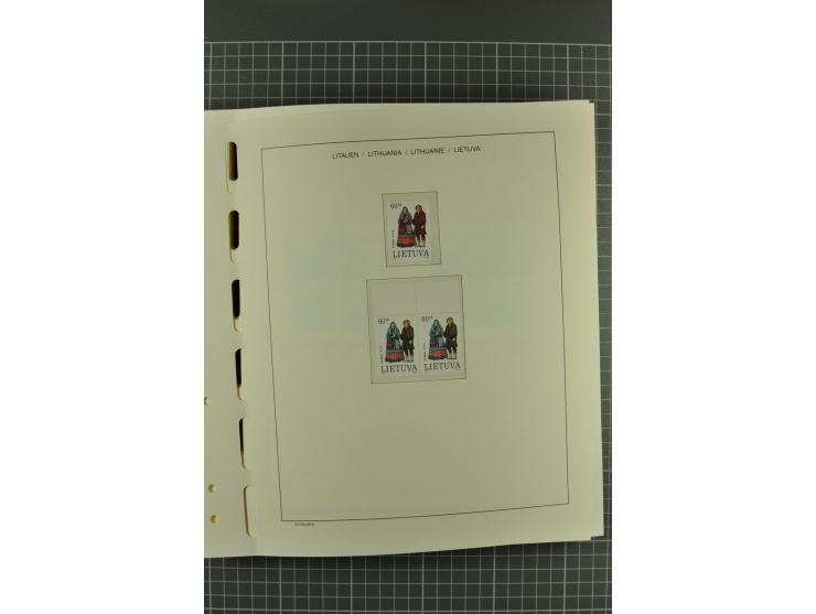 1918/2004, unmounted mint, unused and used collection with many better items including Mi.-Nr. 151-53, 215, 222Y, 404, 429-31