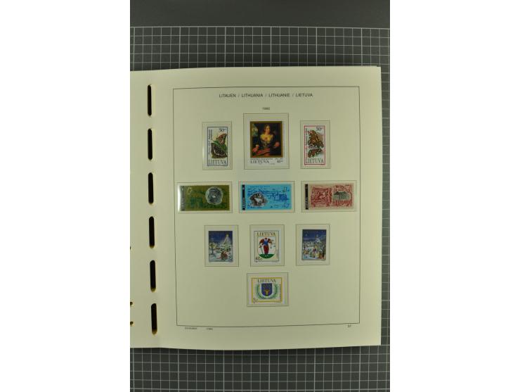 1918/2004, unmounted mint, unused and used collection with many better items including Mi.-Nr. 151-53, 215, 222Y, 404, 429-31