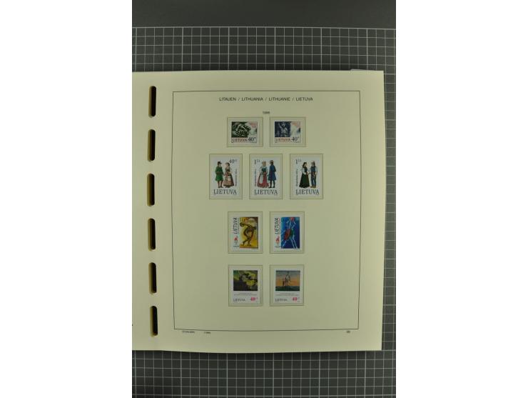 1918/2004, unmounted mint, unused and used collection with many better items including Mi.-Nr. 151-53, 215, 222Y, 404, 429-31