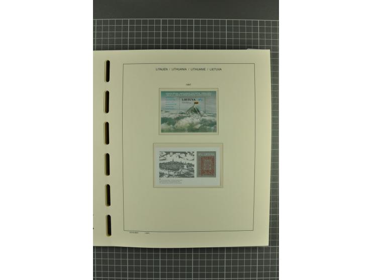1918/2004, unmounted mint, unused and used collection with many better items including Mi.-Nr. 151-53, 215, 222Y, 404, 429-31