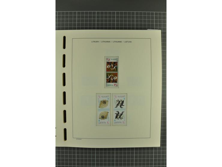 1918/2004, unmounted mint, unused and used collection with many better items including Mi.-Nr. 151-53, 215, 222Y, 404, 429-31
