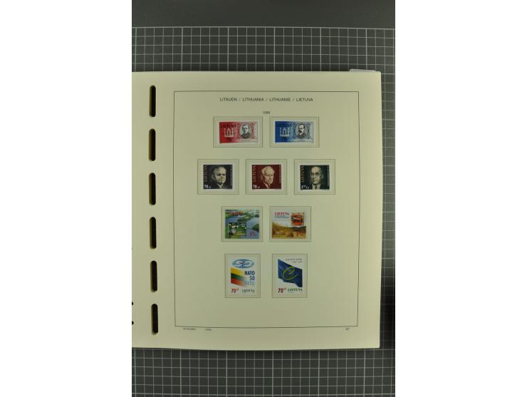 1918/2004, unmounted mint, unused and used collection with many better items including Mi.-Nr. 151-53, 215, 222Y, 404, 429-31