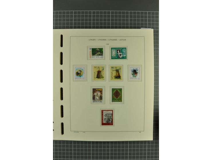 1918/2004, unmounted mint, unused and used collection with many better items including Mi.-Nr. 151-53, 215, 222Y, 404, 429-31