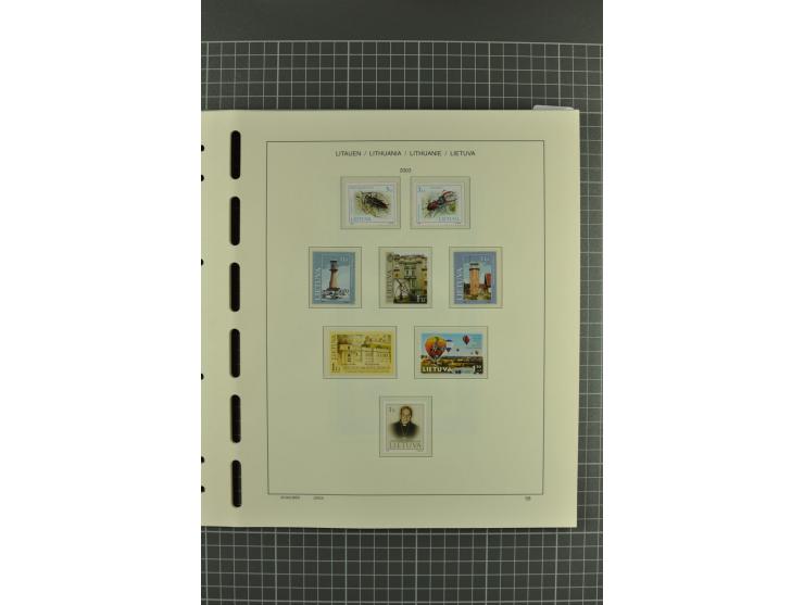 1918/2004, unmounted mint, unused and used collection with many better items including Mi.-Nr. 151-53, 215, 222Y, 404, 429-31