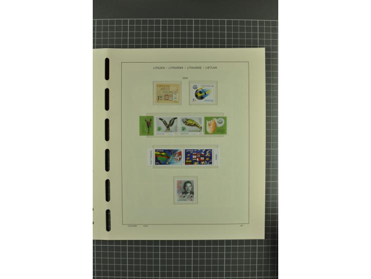 1918/2004, unmounted mint, unused and used collection with many better items including Mi.-Nr. 151-53, 215, 222Y, 404, 429-31