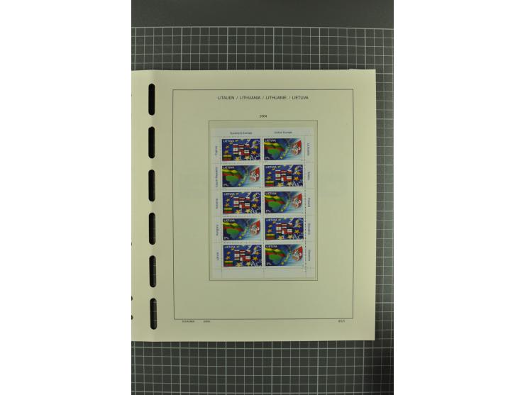 1918/2004, unmounted mint, unused and used collection with many better items including Mi.-Nr. 151-53, 215, 222Y, 404, 429-31