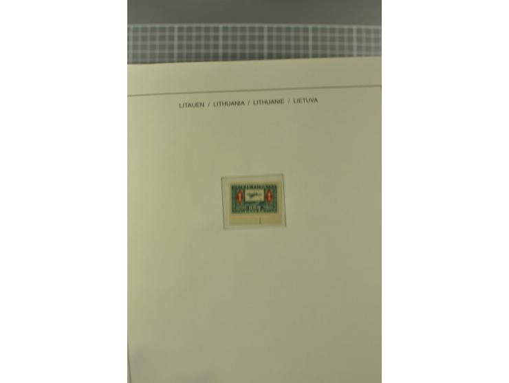 1918/2004, unmounted mint, unused and used collection with many better items including Mi.-Nr. 151-53, 215, 222Y, 404, 429-31