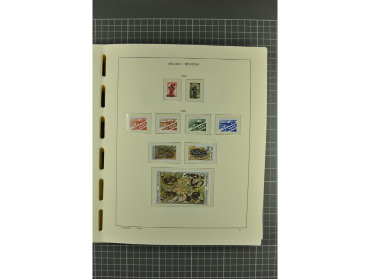 1991/2004, unmounted mint collection with miniature sheets and booklets