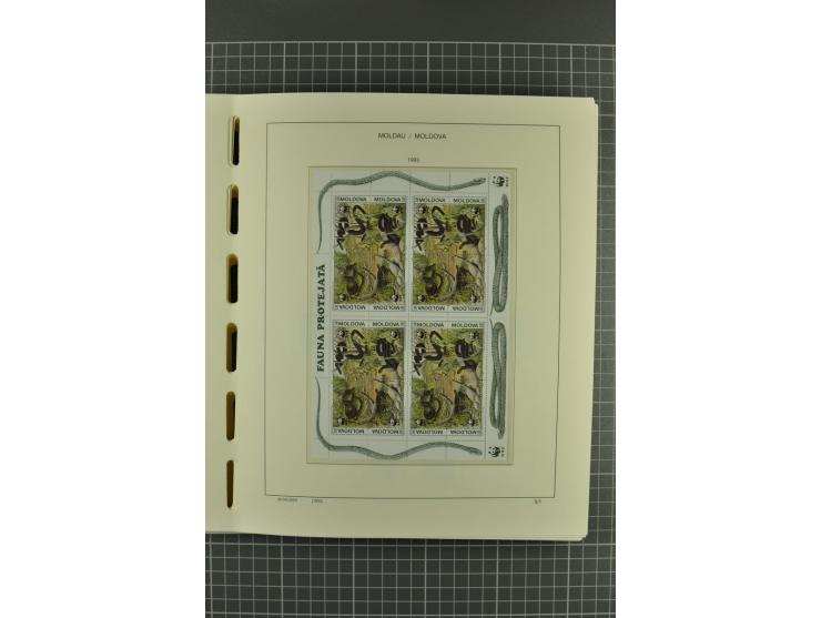 1991/2004, unmounted mint collection with miniature sheets and booklets
