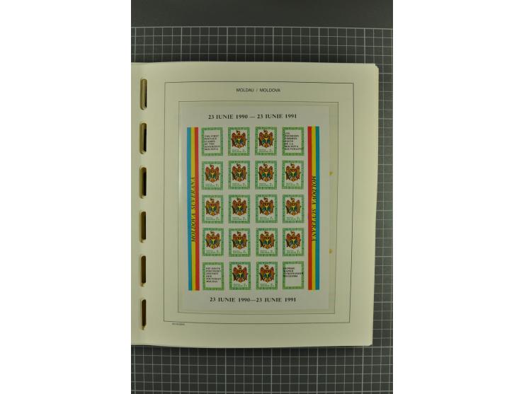 1991/2004, unmounted mint collection with miniature sheets and booklets