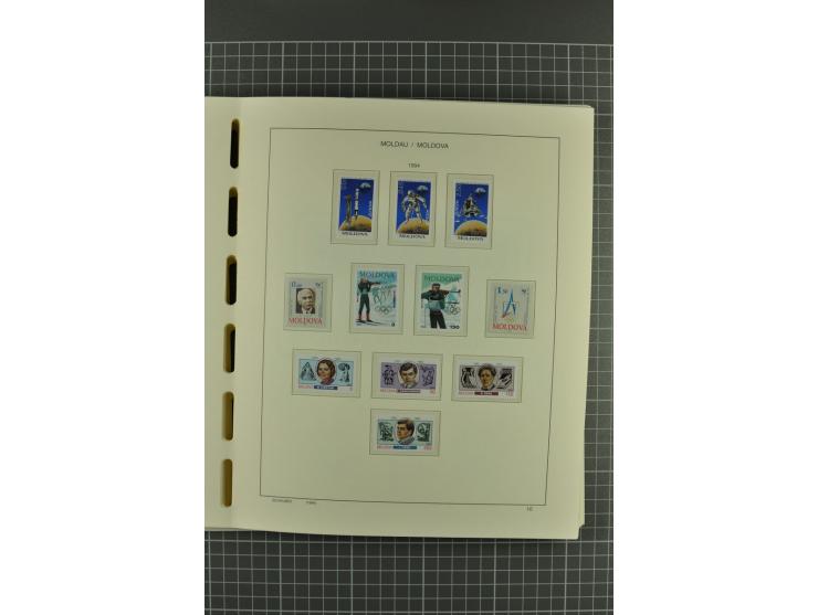 1991/2004, unmounted mint collection with miniature sheets and booklets