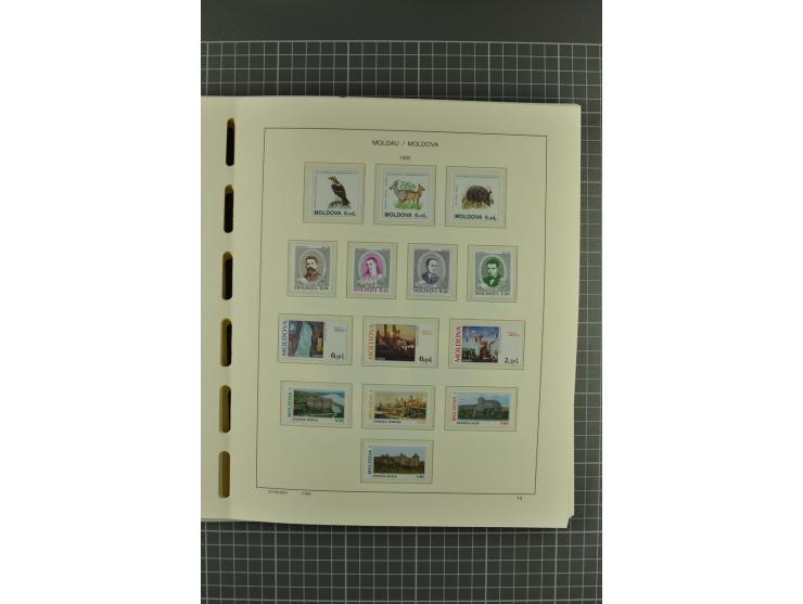 1991/2004, unmounted mint collection with miniature sheets and booklets