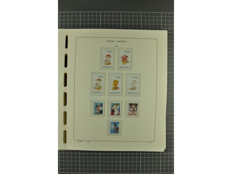 1991/2004, unmounted mint collection with miniature sheets and booklets