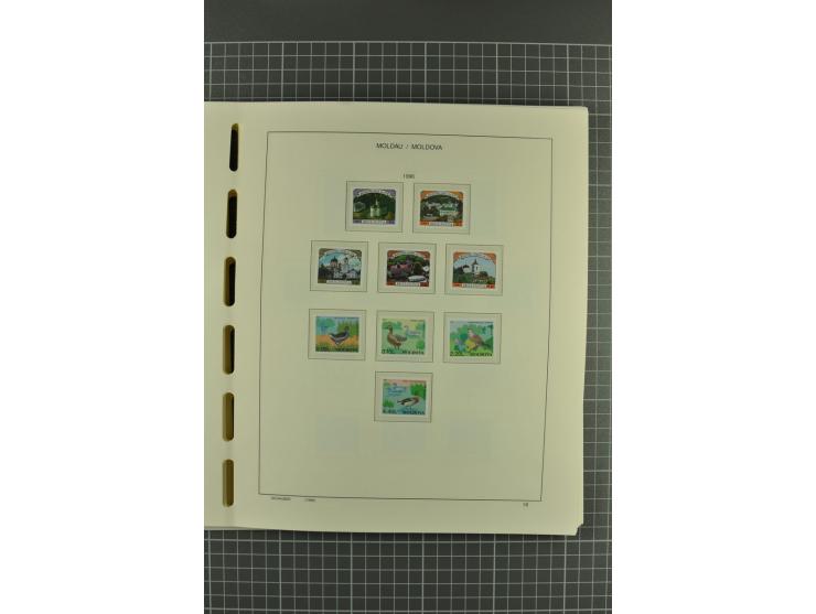 1991/2004, unmounted mint collection with miniature sheets and booklets