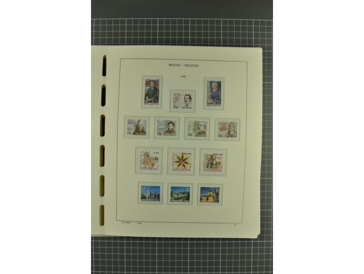 1991/2004, unmounted mint collection with miniature sheets and booklets