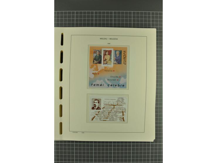 1991/2004, unmounted mint collection with miniature sheets and booklets