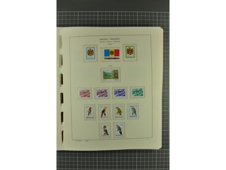 1991/2004, unmounted mint collection with miniature sheets and booklets