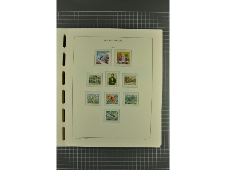 1991/2004, unmounted mint collection with miniature sheets and booklets