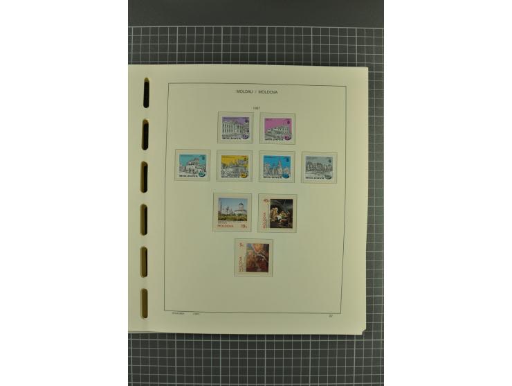 1991/2004, unmounted mint collection with miniature sheets and booklets