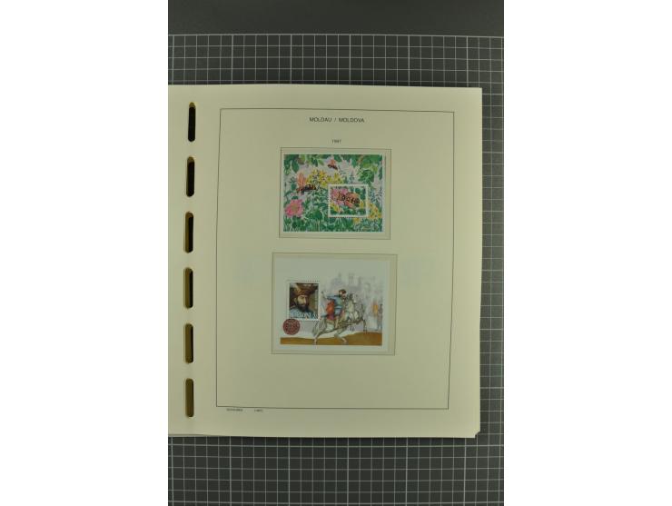 1991/2004, unmounted mint collection with miniature sheets and booklets