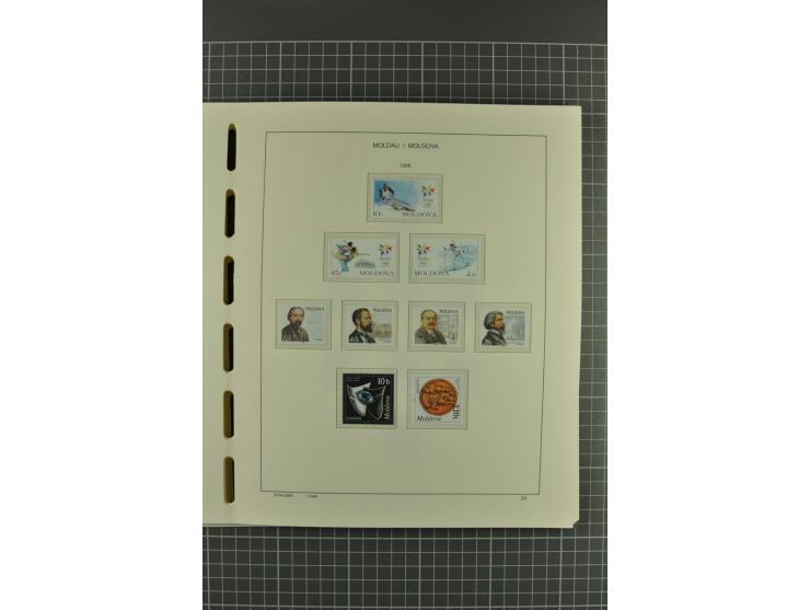 1991/2004, unmounted mint collection with miniature sheets and booklets